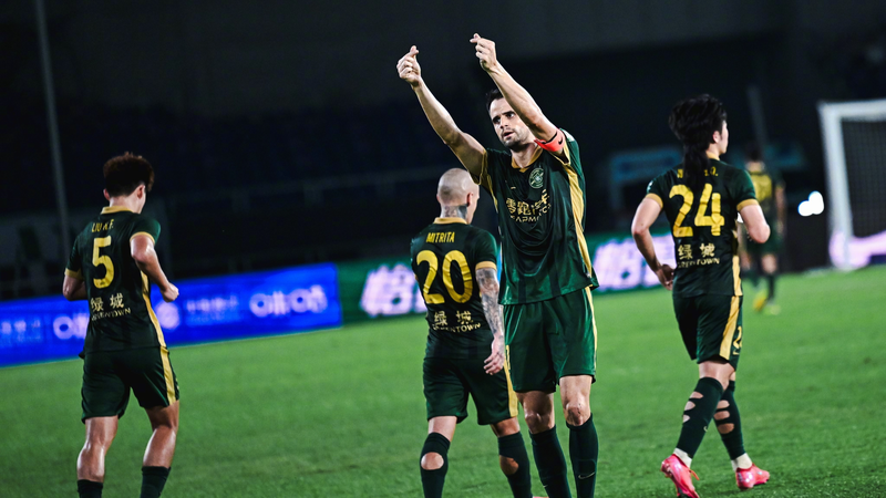 Zhejiang Sinks Tianjin 2-0 in Hangzhou for First CSL Win in Three Zhejiang_Sinks_Tianjin_2_0_in_Hangzhou_for_First_CSL_Win_in_Three