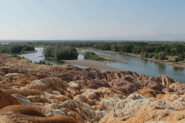 Xinjiang’s Five-Colored Beach: Nature’s Rainbow Yardangs Xinjiang’s Five-Colored Beach: Nature’s Rainbow Yardangs