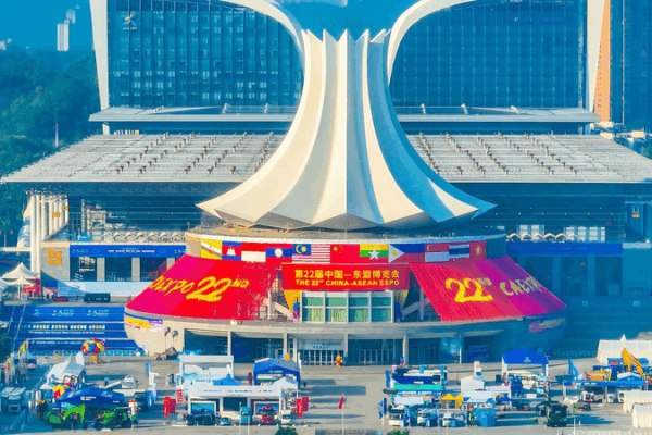 AI Meets Tradition at the 22nd China-ASEAN Expo in Nanning AI_Meets_Tradition_at_the_22nd_China_ASEAN_Expo_in_Nanning video poster