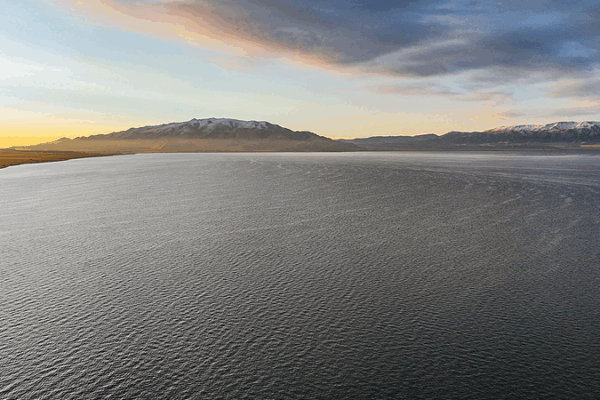 Autumn Magic at Sayram Lake in Xinjiang Autumn_Magic_at_Sayram_Lake_in_Xinjiang video poster