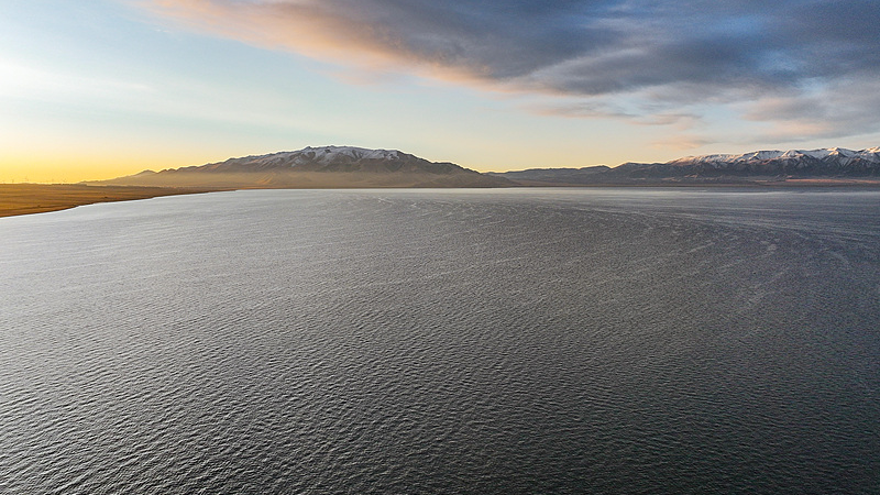 Autumn_Magic_at_Sayram_Lake_in_Xinjiang video poster