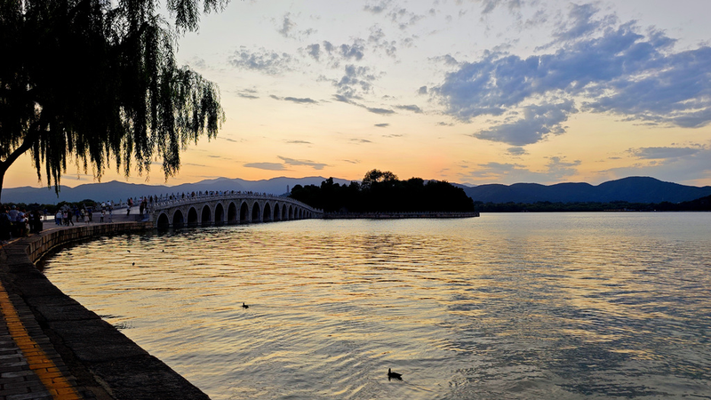 Beijing_s_Summer_Palace_Shimmers_in_Golden_Sunset - News for amigos, by amigos Beijing_s_Summer_Palace_Shimmers_in_Golden_Sunset
