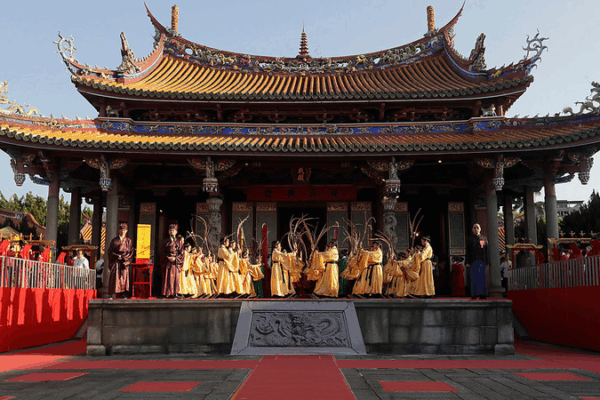 Dawn Ceremony at Taipei Confucius Temple Marks Confucius’ 2,576th Birthday Dawn Ceremony at Taipei Confucius Temple Marks Confucius’ 2,576th Birthday