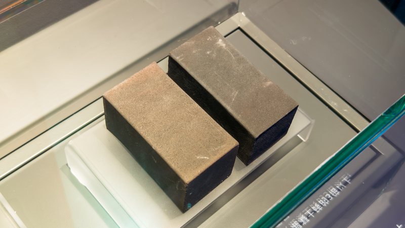 Chinese_Lab_Reveals_Moon_Brick_Maker_for_Lunar_Bases - News for amigos, by amigos Chinese_Lab_Reveals_Moon_Brick_Maker_for_Lunar_Bases