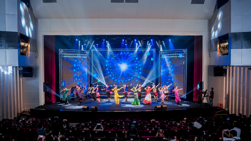 Chinese_mainland_and_Vietnam_Shine_in_Hanoi_s_Mid_Autumn_Festival_Gala - News for amigos, by amigos Chinese_mainland_and_Vietnam_Shine_in_Hanoi_s_Mid_Autumn_Festival_Gala