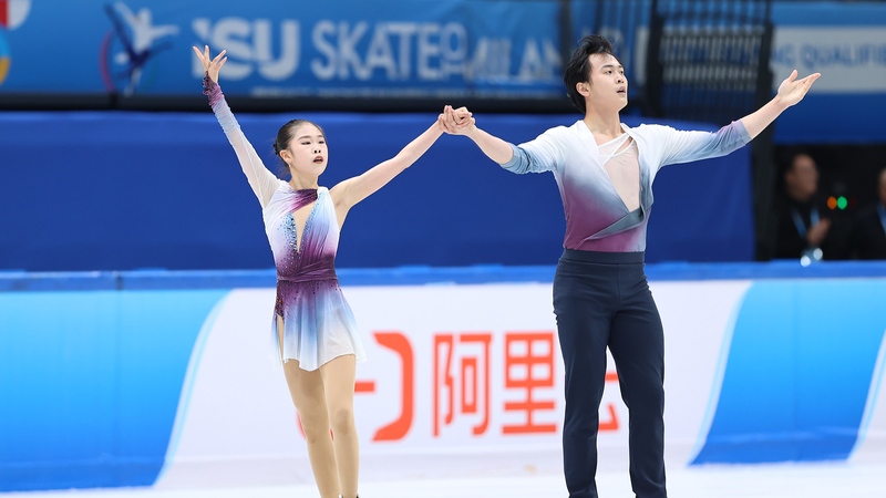 Chinese mainland pair skaters clinch 2026 Olympic berth Chinese_mainland_pair_skaters_clinch_2026_Olympic_berth
