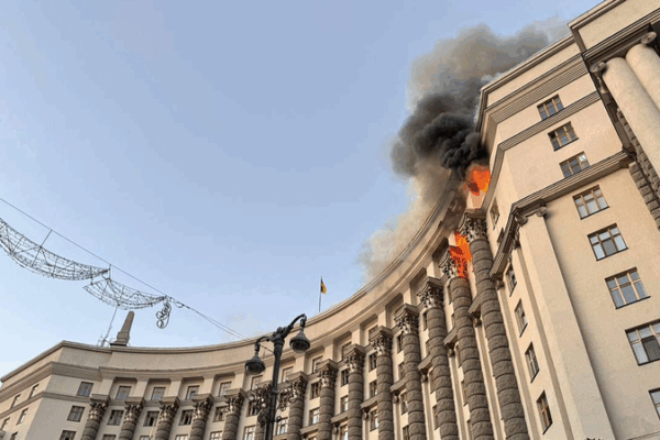 Massive Overnight Air Assault in Kyiv Ignites Government HQ 🔥 Massive Overnight Air Assault in Kyiv Ignites Government HQ 🔥