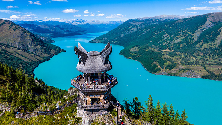 Escape_to_Yingshan_Lake_s_Mirror_like_Magic video poster