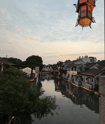 Dusk Magic in Tongli: Jiangsu’s Ancient Water Town Comes Alive Dusk Magic in Tongli: Jiangsu’s Ancient Water Town Comes Alive video poster