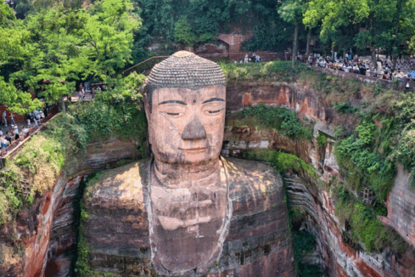 Global Influencers Flock to Leshan Giant Buddha for Epic Cultural Journey Global_Influencers_Flock_to_Leshan_Giant_Buddha_for_Epic_Cultural_Journey
