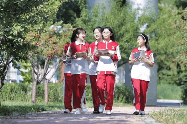 Peng Liyuan Champions Science Education to Empower Women 📚🔬 Peng Liyuan Champions Science Education to Empower Women 📚🔬