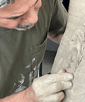 Iraqi Artist Blends AI & 3D Tech with Jingdezhen Ceramics Iraqi_Artist_Blends_AI___3D_Tech_with_Jingdezhen_Ceramics video poster