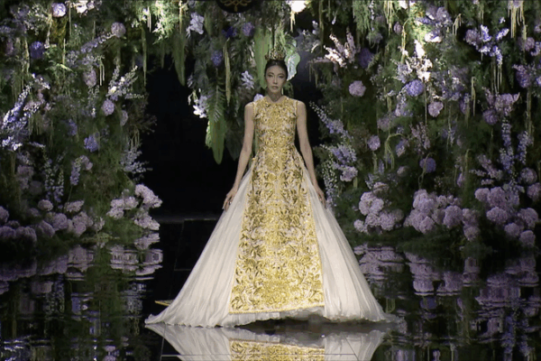 Guo Pei’s Golden Vision Kicks Off 2026 Beijing Fashion Week Guo Pei’s Golden Vision Kicks Off 2026 Beijing Fashion Week video poster