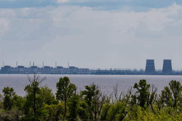 PAUOAQ9H4NZSK9FIL3IL - News for amigos, by amigos Shelling Near Ukraine’s Zaporizhzhia Nuclear Plant Sparks Safety Fears