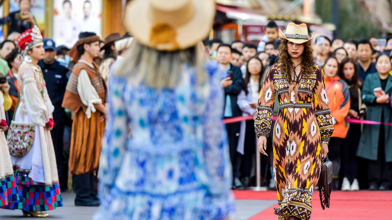 S76LMADYXGPVXJYW154O - News for amigos, by amigos Breaking the Myth: A Brit’s Journey Learning Uygur in Xinjiang