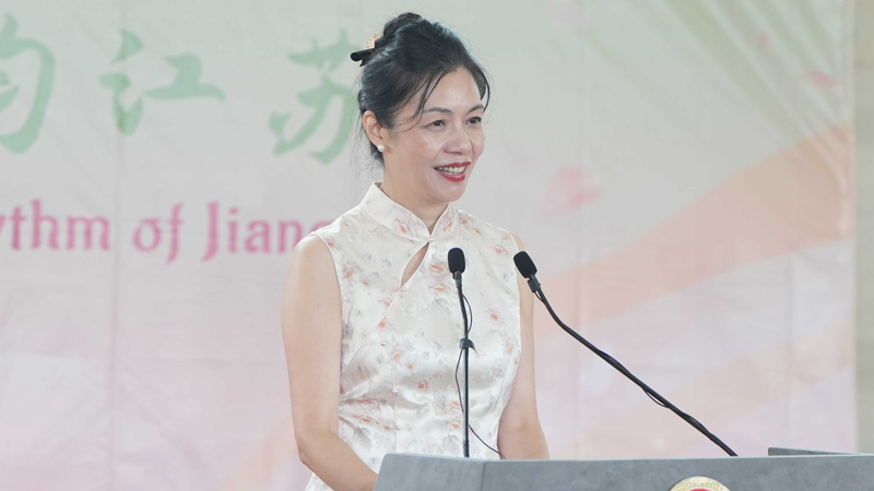 SJL2NUPHMWY91UNN4B01 - News for amigos, by amigos Embroidered Elegance: Jiangsu’s Art & Fashion in DC