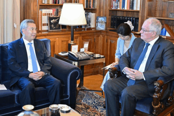 Senior CPC Official Li Xi Seals Strong Win-Win Pact in Historic Greece Visit Senior_CPC_Official_Li_Xi_Seals_Strong_Win_Win_Pact_in_Historic_Greece_Visit