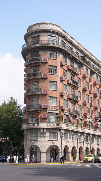 Shanghai_s_Art_of_Living__City_Rhythms_Under_Ancient_Trees video poster