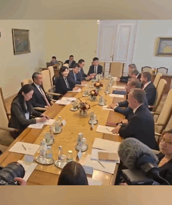 Slovenian PM Meets Chinese Foreign Minister, Strengthens Ties Slovenian_PM_Meets_Chinese_Foreign_Minister__Strengthens_Ties video poster