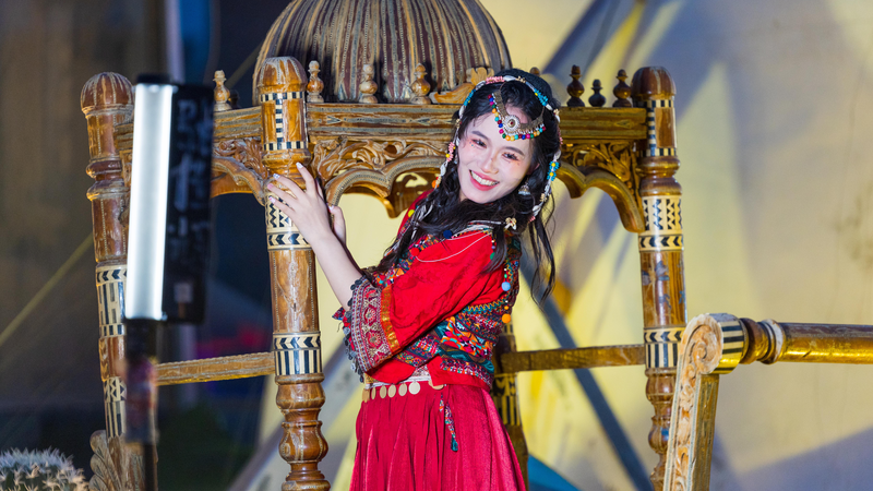 Step_into_the_Rhythm_of_Xinjiang_s_Grand_Bazaar - News for amigos, by amigos Step_into_the_Rhythm_of_Xinjiang_s_Grand_Bazaar