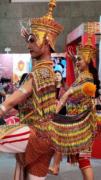 Thai Dance & Martial Arts Dazzle at Dunhuang Silk Road Expo Thai_Dance___Martial_Arts_Dazzle_at_Dunhuang_Silk_Road_Expo video poster