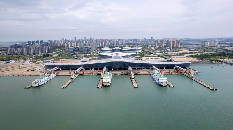 Typhoon_Tapah_Set_to_Strike_Southern_China_with_Fierce_Winds_and_Heavy_Rains - News for amigos, by amigos Typhoon_Tapah_Set_to_Strike_Southern_China_with_Fierce_Winds_and_Heavy_Rains