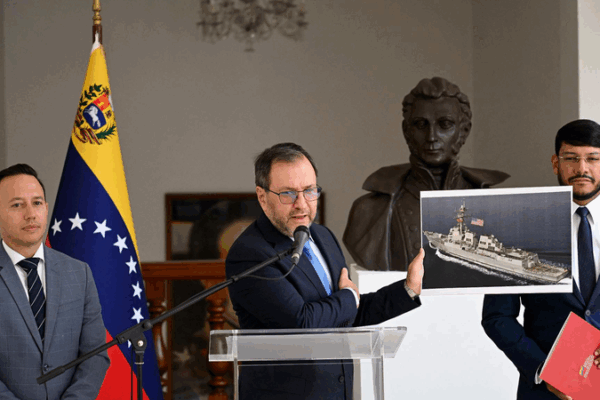 Venezuela Accuses US Destroyer of Intercepting Fishing Boat Venezuela_Accuses_US_Destroyer_of_Intercepting_Fishing_Boat
