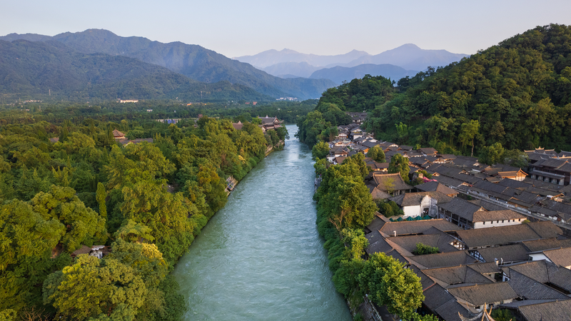 Exploring Dujiangyan’s 2,200-Year-Old 'Bottle Mouth' Sluice video poster