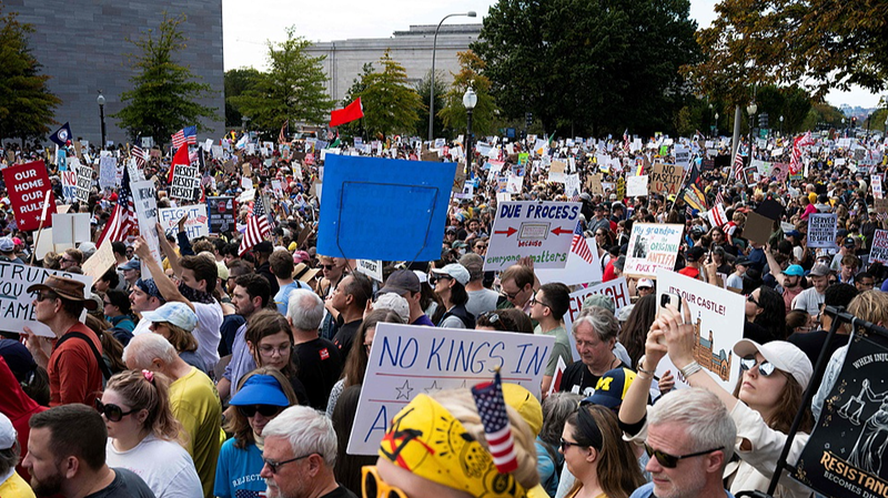 AHODUW6GR38LUMVW9EH0 - News for amigos, by amigos ‘No Kings’ Rallies Spark Peaceful Protests Across the U.S.