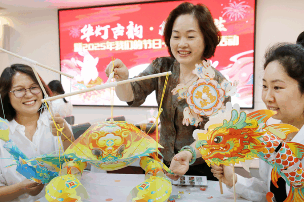 Xi’s Gender Equality Speeches Are Now in Russian, French, Spanish & Arabic