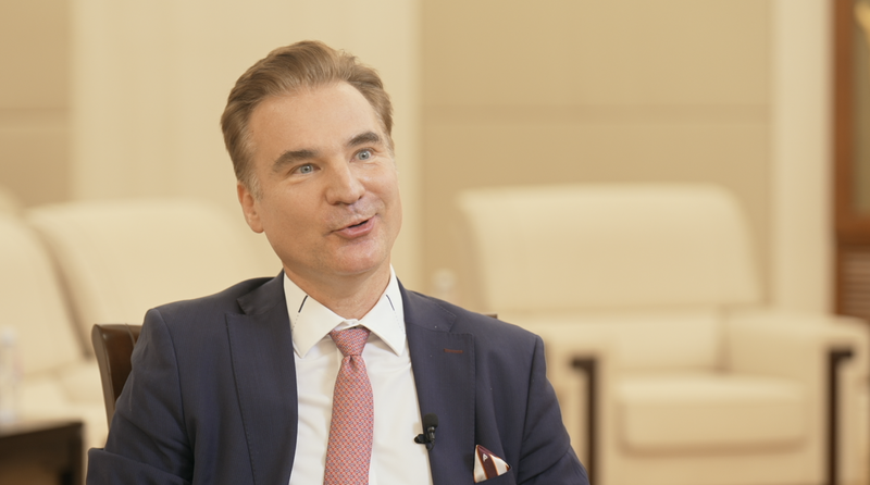 BNP_Paribas_JV_CEO__Localization_Drives_Success_in_the_Chinese_mainland_poster - News for amigos, by amigos BNP_Paribas_JV_CEO__Localization_Drives_Success_in_the_Chinese_mainland video poster