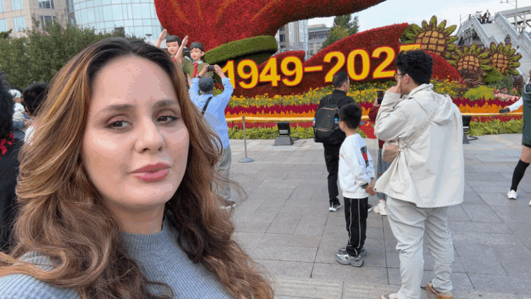 Beijing_Blooms__Floral_Magic_Brightens_Golden_Week video poster