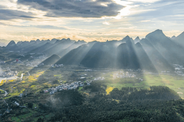 Inside Wanfenglin’s Epic Karst Peak Forest in Guizhou Inside Wanfenglin’s Epic Karst Peak Forest in Guizhou video poster