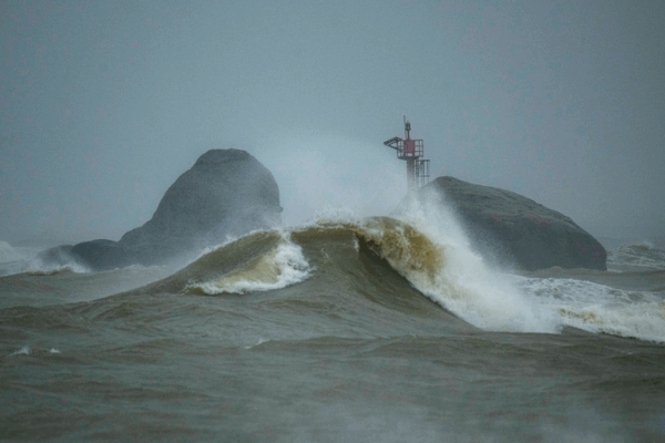 China Renews Yellow Alert as Typhoon Fengshen Approaches China_Renews_Yellow_Alert_as_Typhoon_Fengshen_Approaches