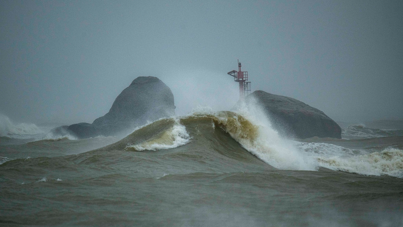 China_Renews_Yellow_Alert_as_Typhoon_Fengshen_Approaches - News for amigos, by amigos China_Renews_Yellow_Alert_as_Typhoon_Fengshen_Approaches