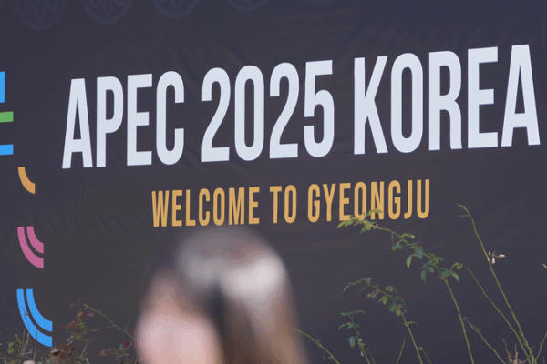 China_and_US_Relaunch_Trade_Talks_with_Year_Long_Truce