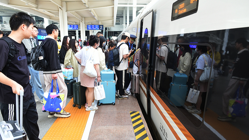 China_s_Railway_Trips_Soar_to_Record_3_54B_in_First_Nine_Months - News for amigos, by amigos China_s_Railway_Trips_Soar_to_Record_3_54B_in_First_Nine_Months