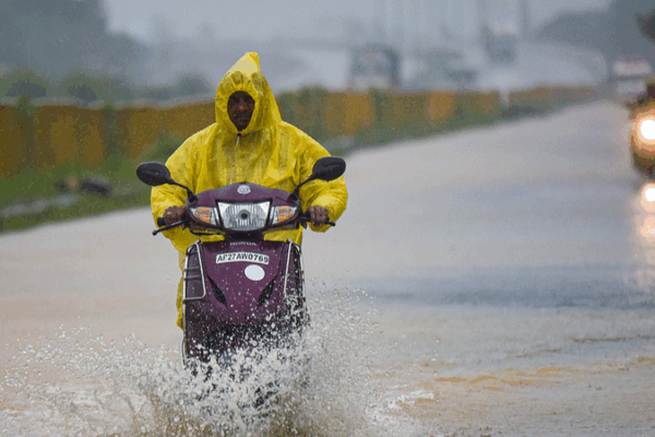 Cyclone Montha Batters East India, Leaves 2 Dead Cyclone_Montha_Batters_East_India__Leaves_2_Dead