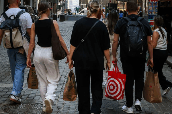 U.S. Consumers to Shoulder Over Half of Trump’s Tariffs, Goldman Sachs Says