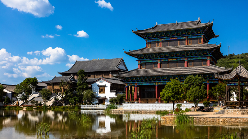 Discover_the_Charm_of_Jianchuan_Wood_Carving_Art_Town video poster