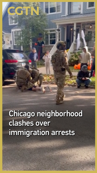 F4M82S00N5JLHGIW72I8 - News for amigos, by amigos Chaos in Chicago’s Old Irving Park Over Immigration Arrests video poster