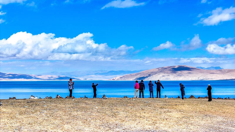 Fairyland_Vibes__Lake_Lhanag_tso_s_Azure_Waters_in_Xizang
