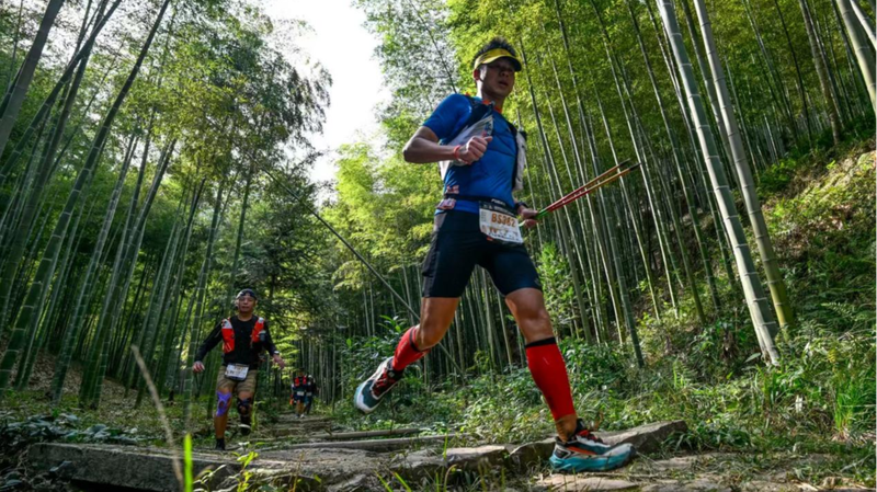 Headlamps_Ignite_the_2025_Kailas_Mogan_Mountain_Race_in_Deqing - News for amigos, by amigos Headlamps_Ignite_the_2025_Kailas_Mogan_Mountain_Race_in_Deqing
