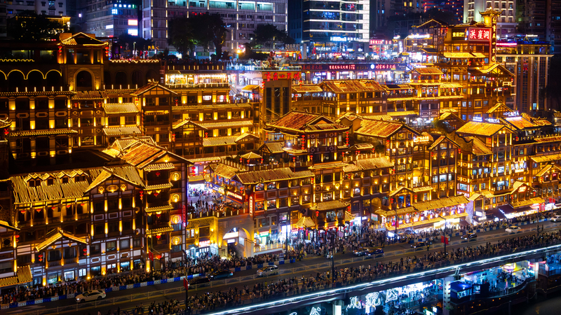 Holiday Rush: Crowds Flock to Chongqing’s Hongyadong Holiday_Rush__Crowds_Flock_to_Chongqing_s_Hongyadong