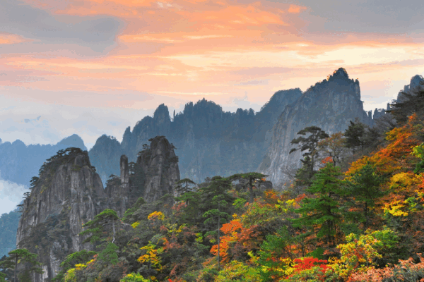 Huangshan Mountain: World Heritage Gem in the Spotlight Huangshan_Mountain__World_Heritage_Gem_in_the_Spotlight