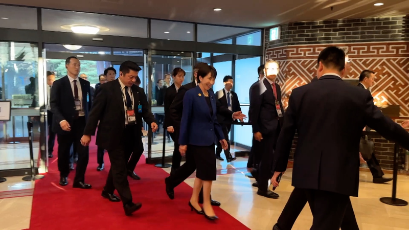 Japanese_PM_Takaichi_Arrives_in_Gyeongju_for_Xi_Jinping_Talks_poster - News for amigos, by amigos Japanese_PM_Takaichi_Arrives_in_Gyeongju_for_Xi_Jinping_Talks video poster