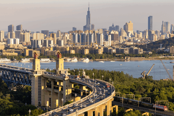 Marvel at the Grandeur of Nanjing’s Yangtze River Bridge video poster