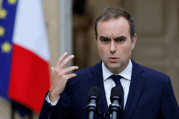 French PM Slashes Ministers’ Golden Parachutes in Budget Push French PM Slashes Ministers’ Golden Parachutes in Budget Push