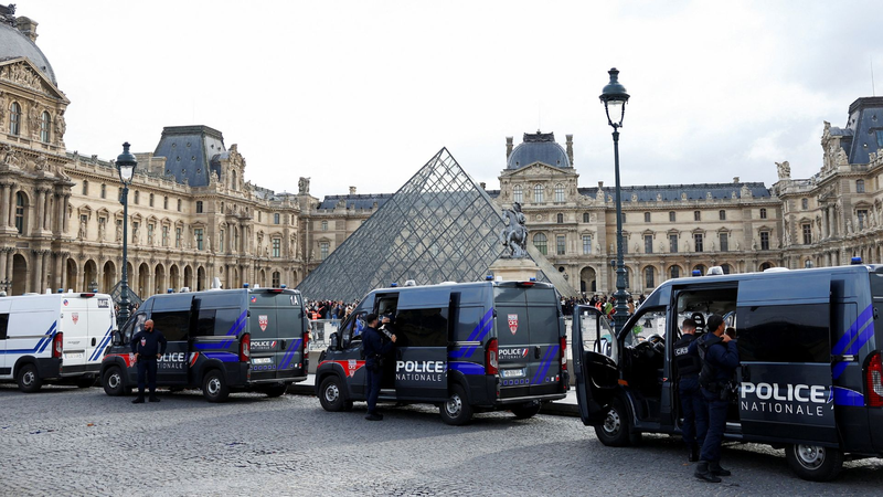 Louvre_Heist_Update__5_More_Arrested___102M_Jewels_Still_Missing - News for amigos, by amigos Louvre_Heist_Update__5_More_Arrested___102M_Jewels_Still_Missing