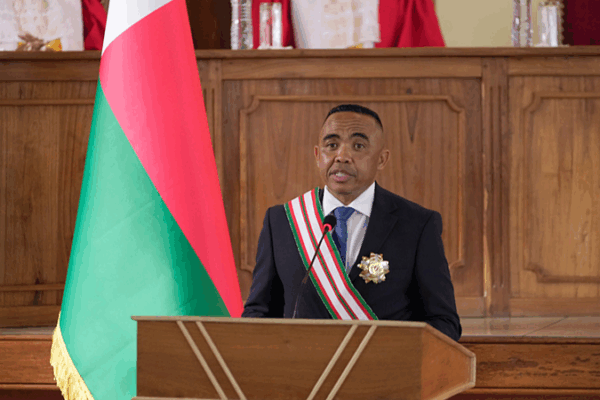 Madagascar’s Military Chief Sworn In as Interim President Madagascar_s_Military_Chief_Sworn_In_as_Interim_President